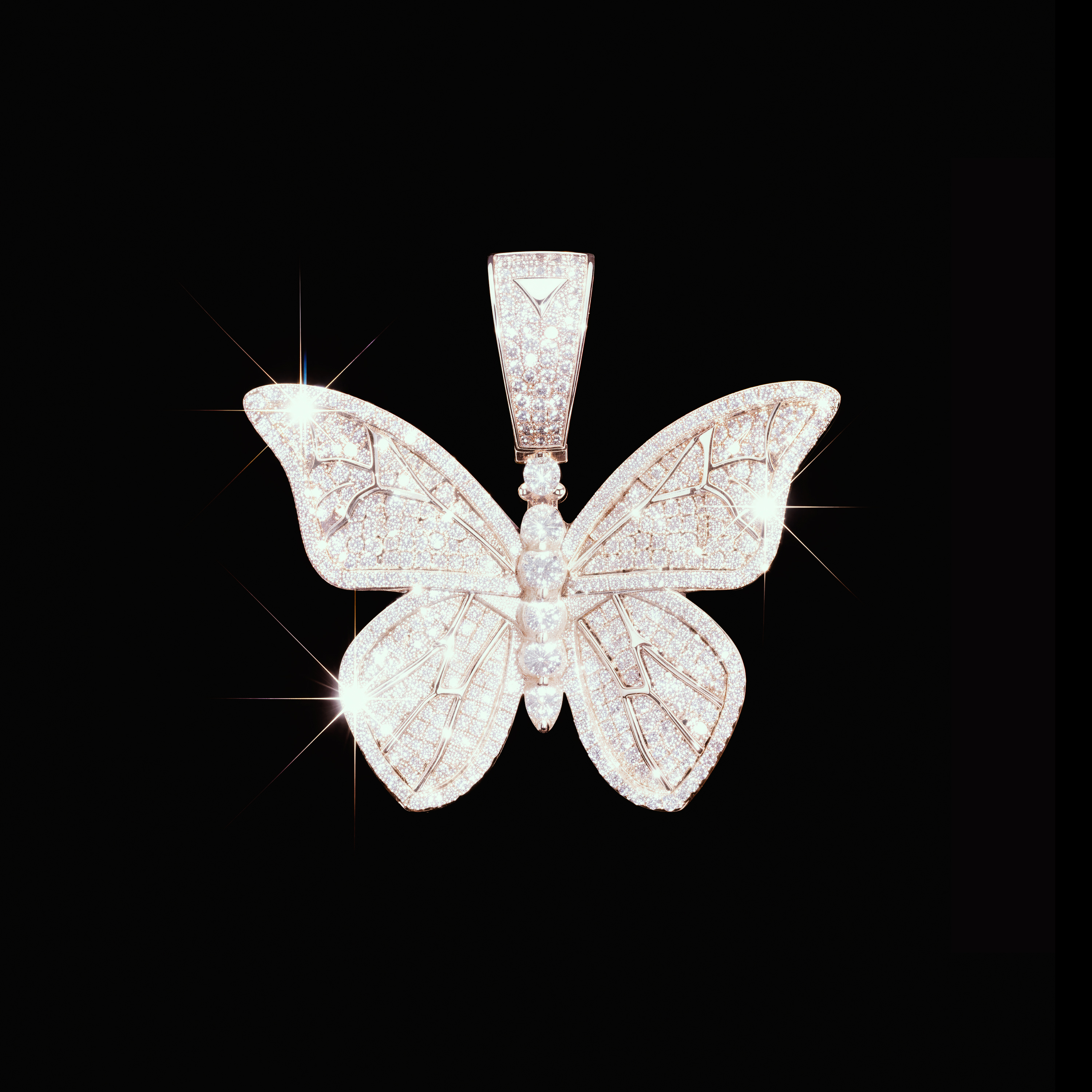 Starboyz Kampagnenmotiv, Diamant-Schmetterling-Anhänger